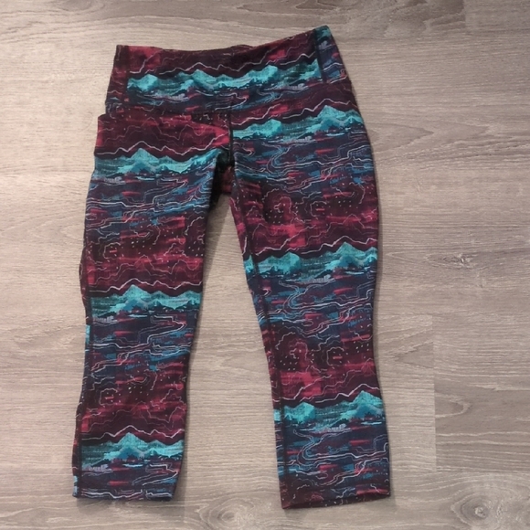 Patagonia Centered Crops Size Small - Picture 1 of 7
